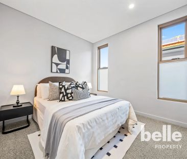 Brand-new 5 bedrooms family home in North Ryde for Rent - Photo 5