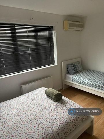 3 bedroom end of terrace house to rent - Photo 5
