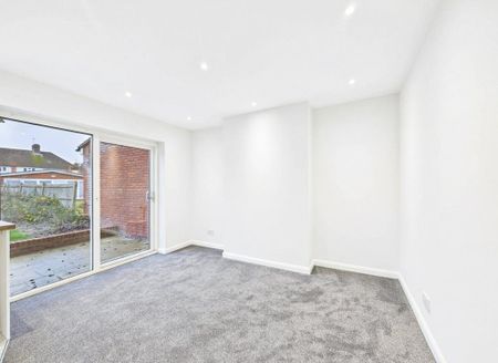 3 bedroom semi-detached house to rent - Photo 4