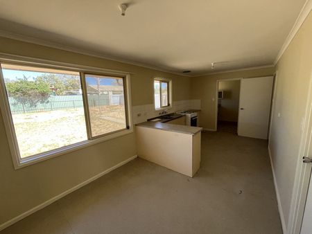 48 McSporran Crescent, Port Augusta - Photo 3