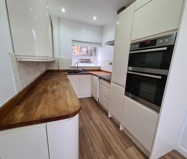 3 bedroom terraced house to rent - Photo 4