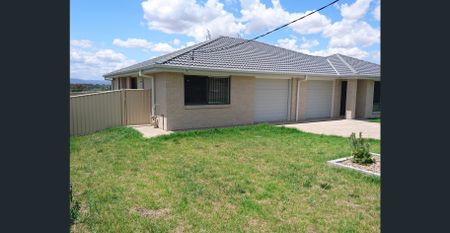 Modern 2 Bedroom Duplex in Hillvue - Photo 4