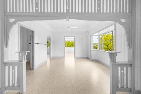 Beautiful family home on a spacious corner block. - Photo 3