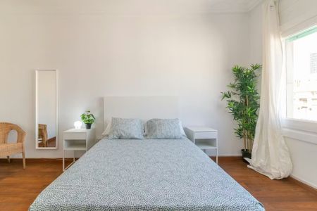 Carrer del Rosselló, Barcelona, Catalonia 08008 - Photo 2