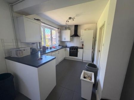 Queens Road Maidstone, Kent - Photo 5