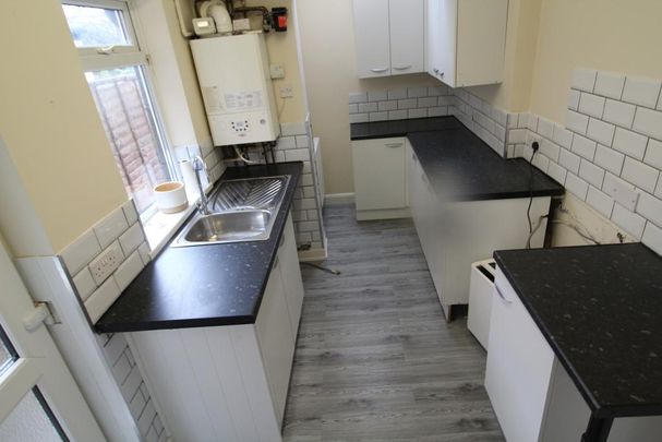 2 bedroom terraced house to rent - Photo 1