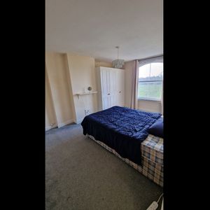 Room in a Shared Flat, Bellevue Road, SW17 - Photo 2