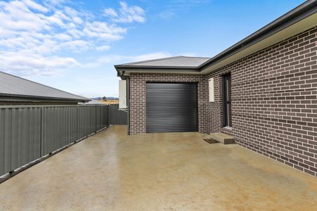 19 Traminer Drive, Tamworth - Photo 5