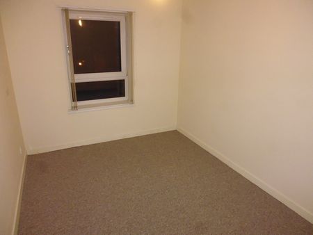 Finlay Drive, Glasgow, G31 2BD - Photo 2