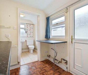 2 bedroom semi-detached house to rent - Photo 5