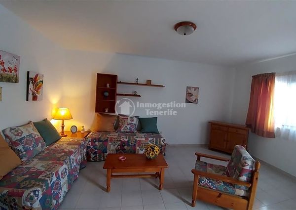 Se alquila en El Valle de San Lorenzo estudio