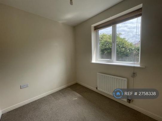 3 bedroom semi-detached house to rent - Photo 1