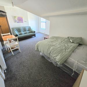 Studio Flat, Newstead Road, L8 - Photo 2