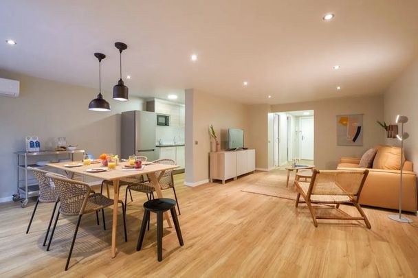 Carrer de Verdi, Barcelona, Catalonia 08012 - Photo 1