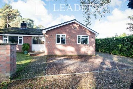 Albert Road, Ferndown, BH22 - Photo 2