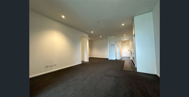 One Bedroom Apartment at the heart of Melbourne CBD - Photo 1