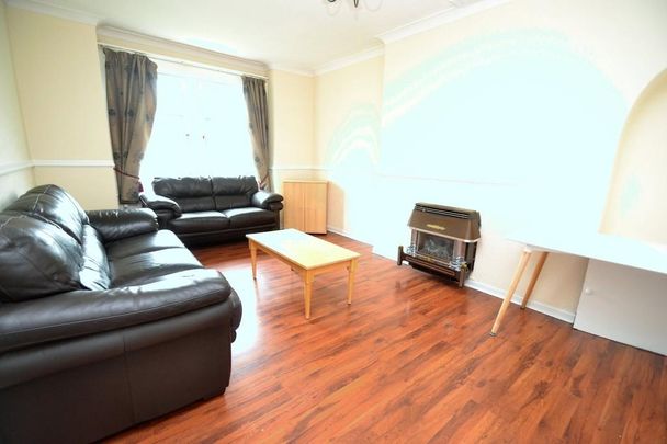 3 bedroom flat to rent - Photo 1