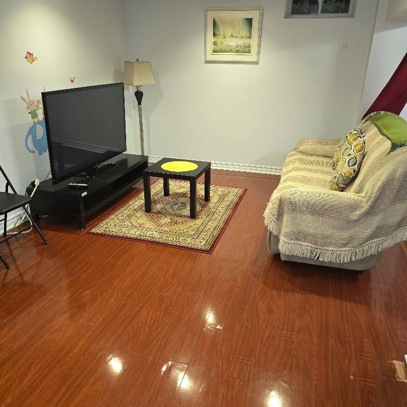 For Lease - 1659 Summergrove Crescent Unit# Basement, Mississauga, Ontario - Photo 1