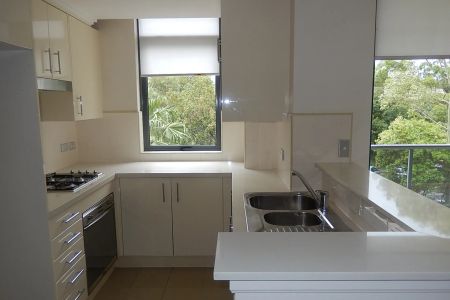 2 Bedroom Apartment in Ideal Location - Photo 4
