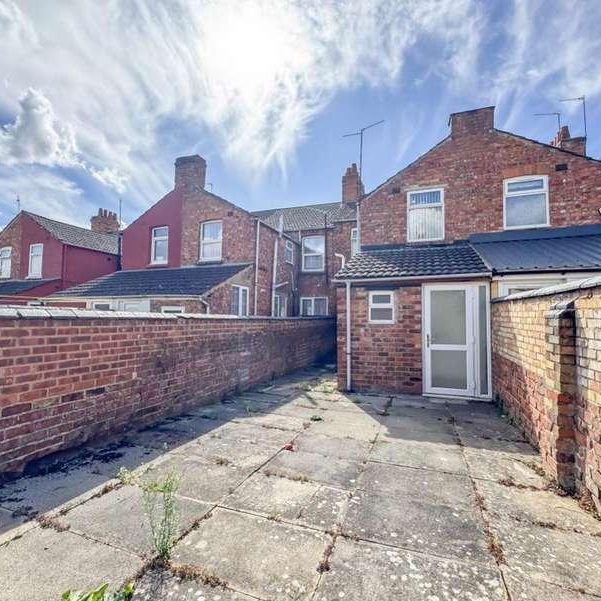 Alexandra Road, Wellingborough, NN8 - Photo 1
