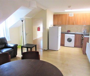 Two Bedroom Apartment, 1c Magdala Street, Queens Quarter!, Belfast,... - Photo 2