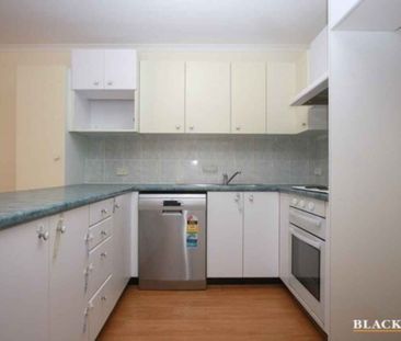 3 Bedroom Home In Florey - Photo 1