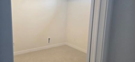 For Lease - 807 Griffin Trail Unit# Lower, Peterborough, Ontario - Photo 2