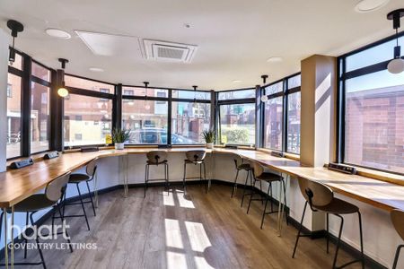 1 bedroom in a flat share to rent - Photo 5