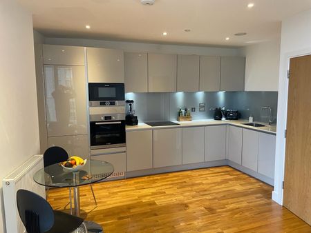 2 Bed Flat, Station Road, SE13 - Photo 4