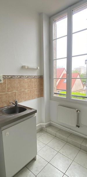 Location Appartement 1 pièce 28m² LONGVIC 21600 - Photo 1