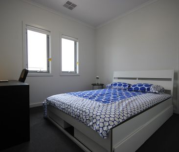 6-bedroom shared house, Fifth St - Photo 5