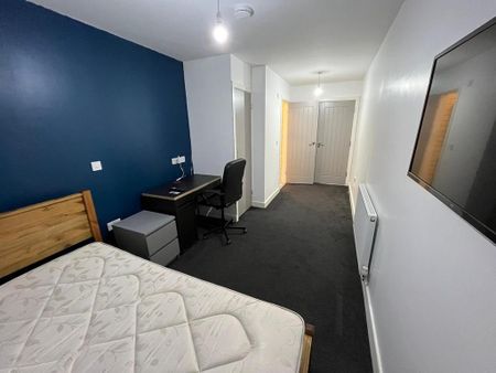 8 bedroom house to rent - Photo 3