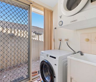 A quiet rear villa with space, comfort and lifestyle - mins from Vi... - Photo 4