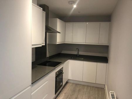 3 bedroom flat to rent - Photo 5