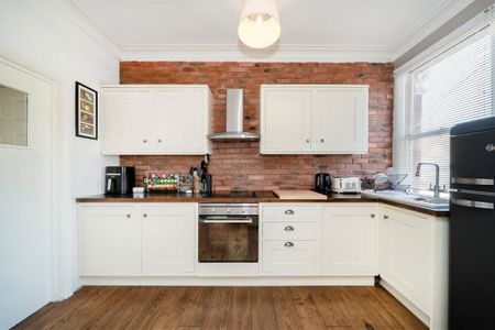 2 bedroom flat to rent - Photo 4