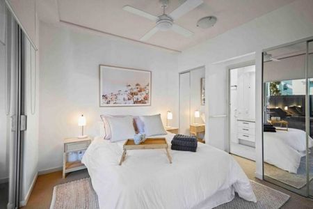 Fully Furnished Apartment in the Heart of Bulimba - Photo 4