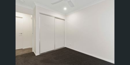 Family Home in White Rock - Walk to Nature! - Photo 3