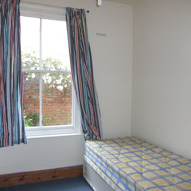 2 Bed Student Accommodation - Photo 1