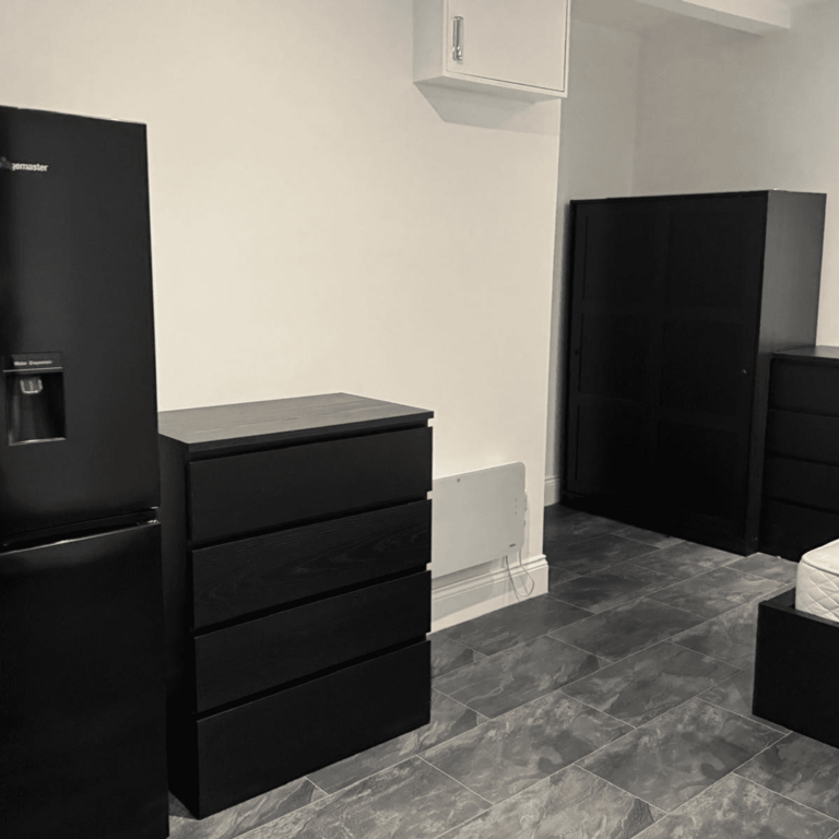 Studio to rent - Photo 1