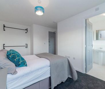 1 bedroom in a house share to rent - Photo 1