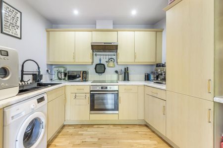 Garratt Lane, London, SW18 - Photo 4