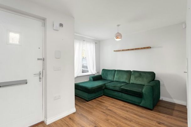 4 bedroom detached house to rent - Photo 1