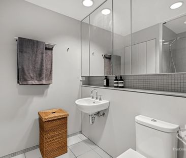 Spacious Studio Apartment in the Heart of Teneriffe - Photo 6