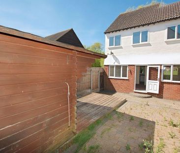3 bedroom semi-detached house to rent - Photo 6