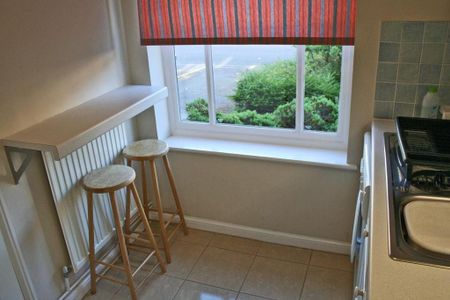 2 bedroom terraced house to rent - Photo 2