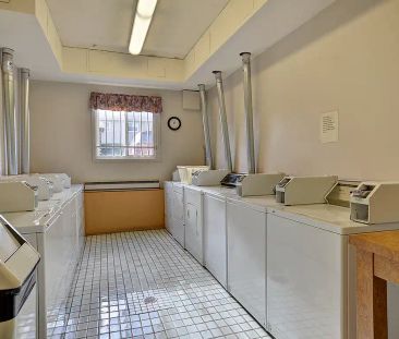 456 McArthur Avenue Apartments — Large 2 bedroom - Photo 5