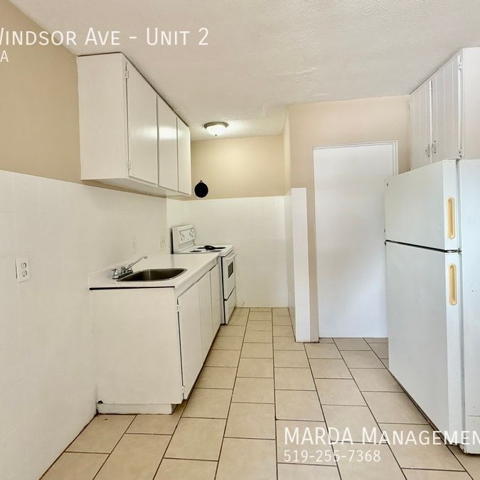 RENOVATED BACHELOR UNIT IN DOWNTOWN WINDSOR-ALL UTILITIES INCLUDED! - Photo 1