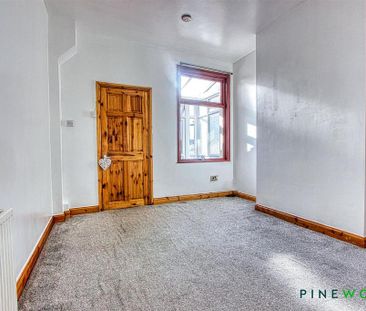 2 bedroom end of terrace house to rent - Photo 3