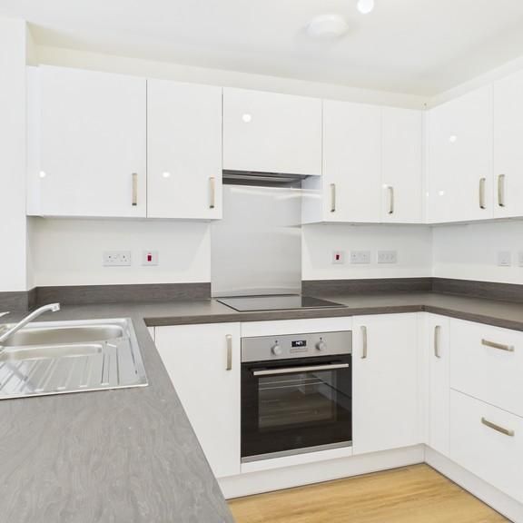 2 bedroom end of terrace house to rent - Photo 1