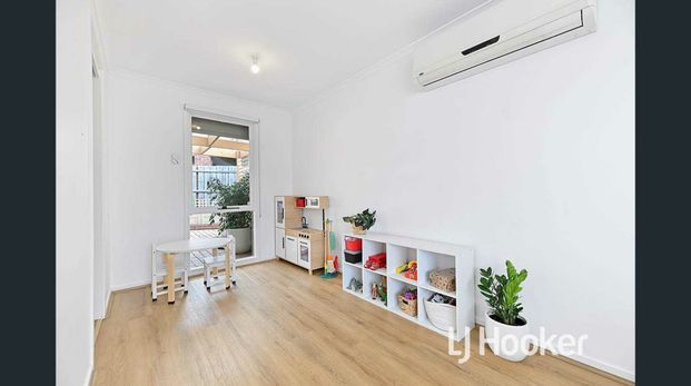 2/4 King David Court, Hampton Park VIC - Photo 1